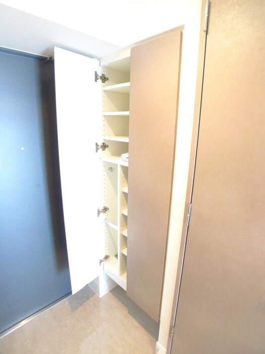 S-RESIDENCE原木中山azureの物件内観写真