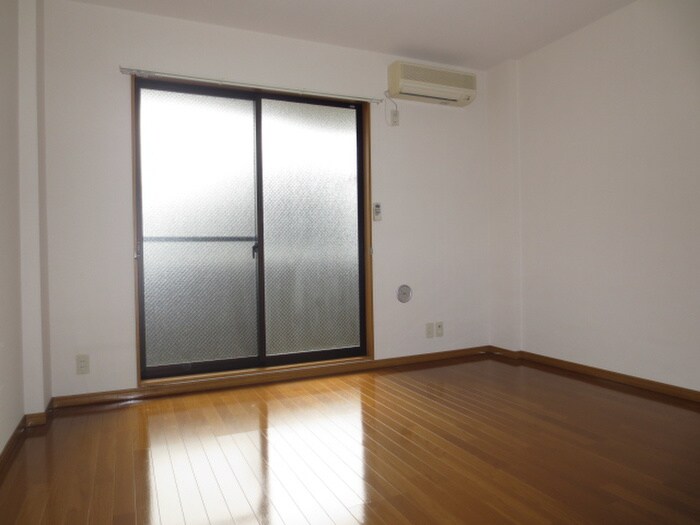 ｱﾝﾌﾟﾙｰﾙ ﾌｪｰﾙ ﾌﾞｩﾙｼﾞｮﾝの物件内観写真