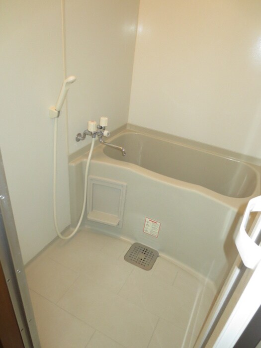 ｱﾝﾌﾟﾙｰﾙ ﾌｪｰﾙ ﾌﾞｩﾙｼﾞｮﾝの物件内観写真