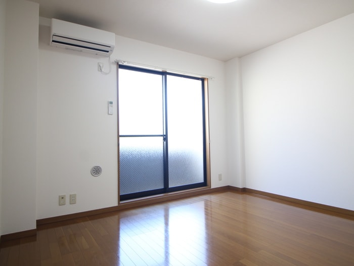 ｱﾝﾌﾟﾙｰﾙ ﾌｪｰﾙ ﾌﾞｩﾙｼﾞｮﾝの物件内観写真