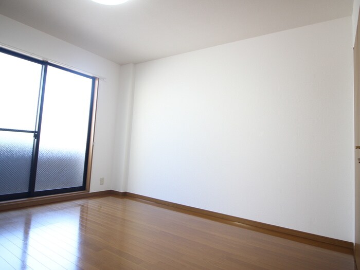 ｱﾝﾌﾟﾙｰﾙ ﾌｪｰﾙ ﾌﾞｩﾙｼﾞｮﾝの物件内観写真