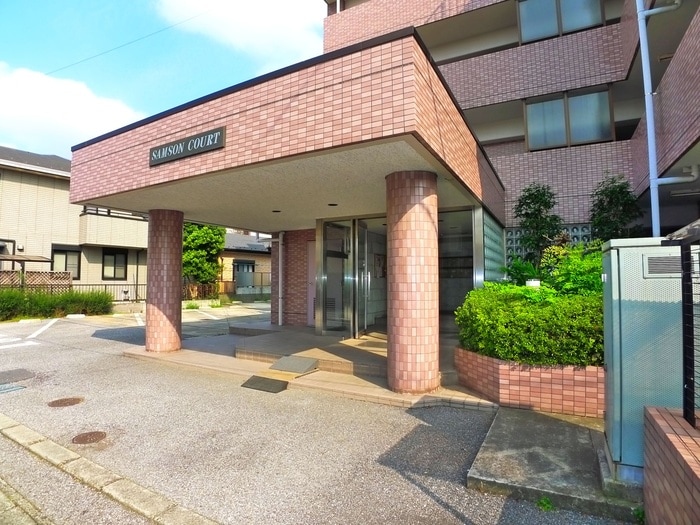 サムソンコ－トの物件外観写真