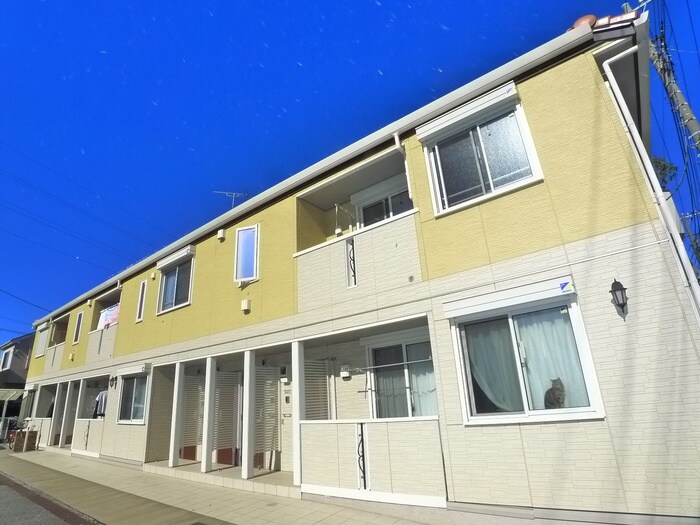 エルシャンテの物件外観写真