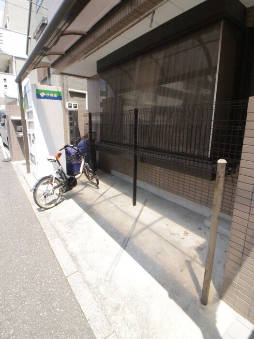 バッカス中野の物件外観写真