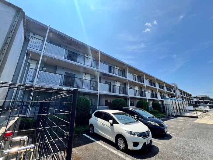 クレインパレス南大泉の物件外観写真