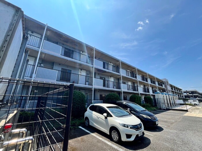 クレインパレス南大泉の物件外観写真