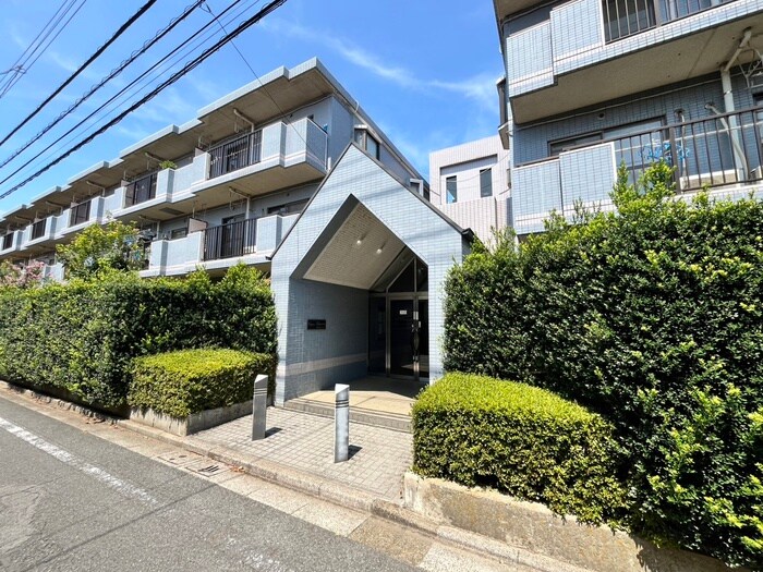 クレインパレス南大泉の物件外観写真