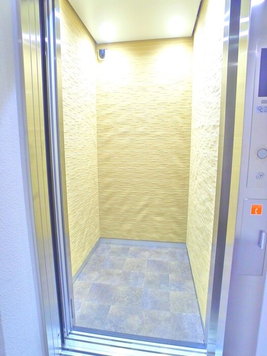 アーバンパーク六町の物件外観写真