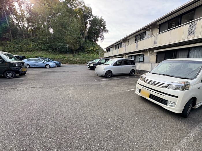 南山ハイムの物件外観写真