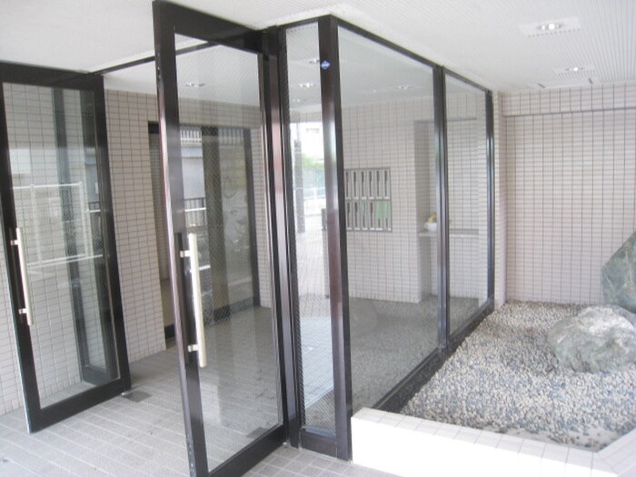 カーサ・リバブルの物件外観写真