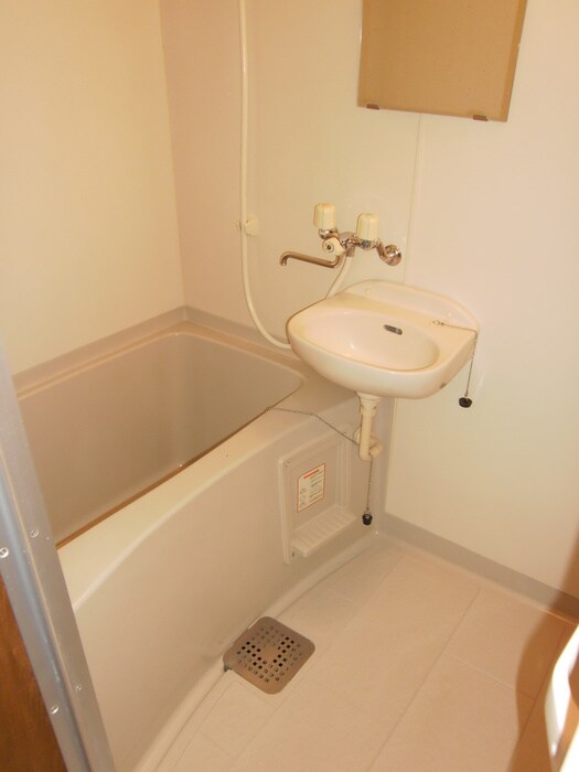 ﾌﾗｯﾂ横浜３の物件内観写真