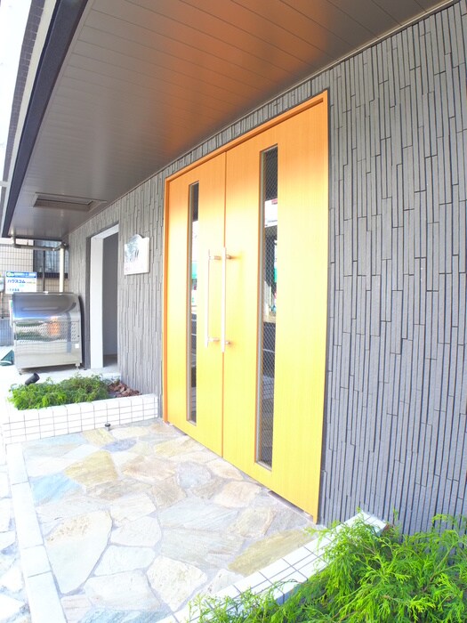 エムの物件外観写真