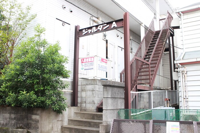 ジャルダンＡの物件外観写真