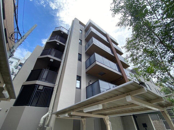 リビオメゾン東北沢の物件外観写真