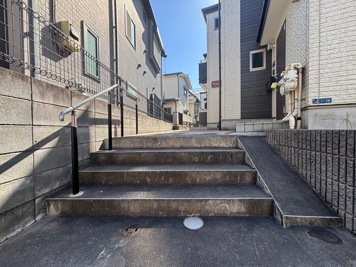 ヒルクレスト中井の物件外観写真