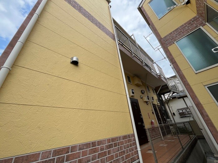 スティング新子安の物件外観写真