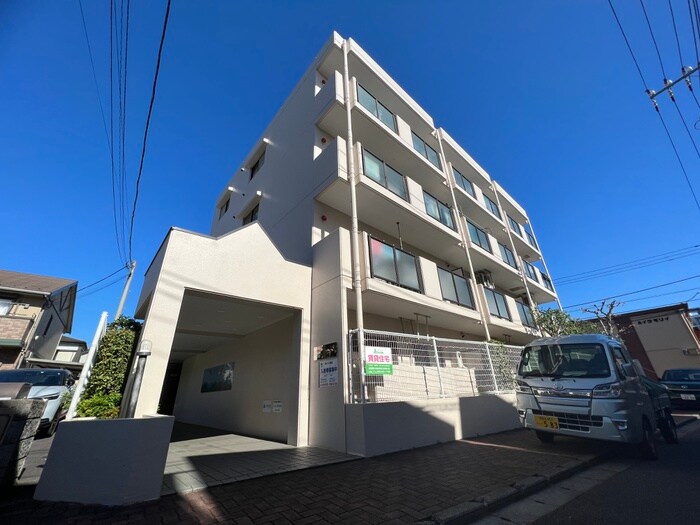 メゾンデフォンティヌの物件外観写真