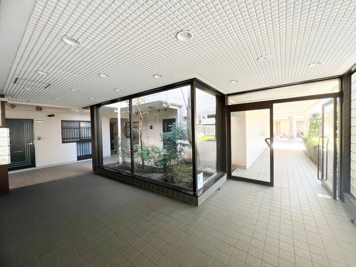 メゾンデフォンティヌの物件外観写真