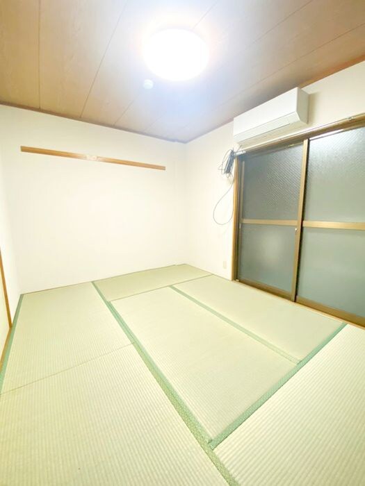 シャトル中央の物件内観写真