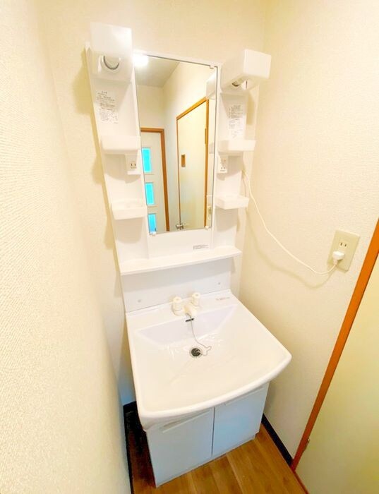 シャトル中央の物件内観写真