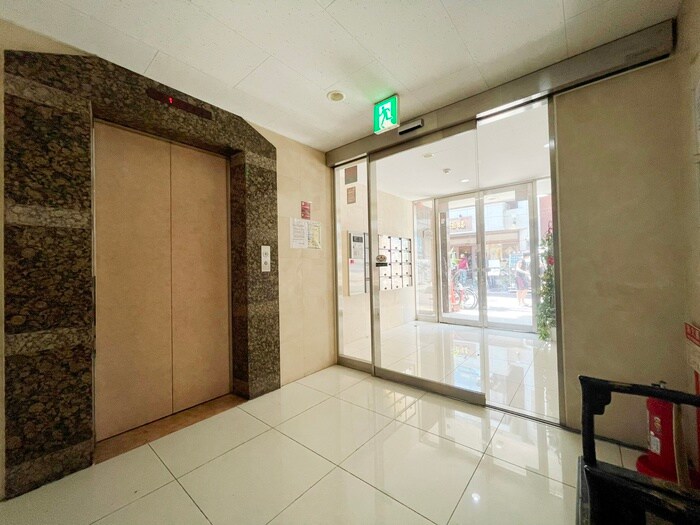 ﾛｰｽﾞﾏﾝｼｮﾝR＆Aの物件外観写真