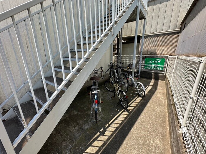 シェモア（東側）の物件外観写真