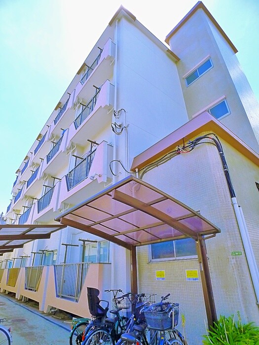 鴨下マンションの物件外観写真