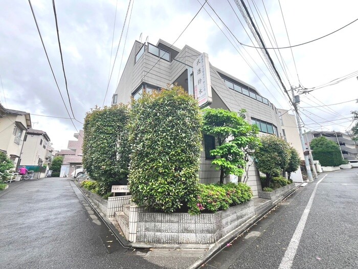 ベルウッド明大前の物件外観写真