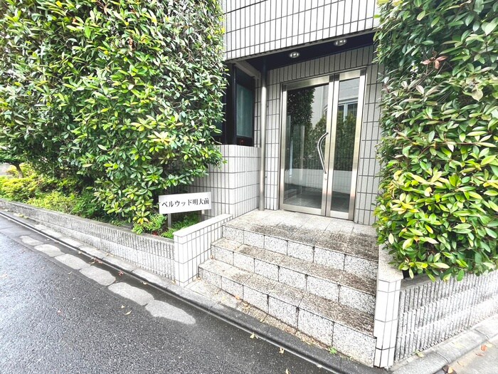 ベルウッド明大前の物件外観写真