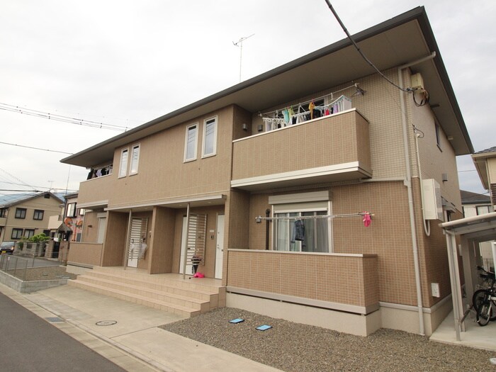 ハイネスＥの物件外観写真