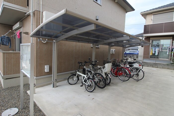 ハイネスＥの物件外観写真