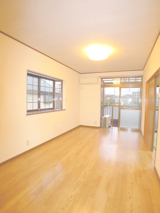 シャトルナカケイの物件内観写真