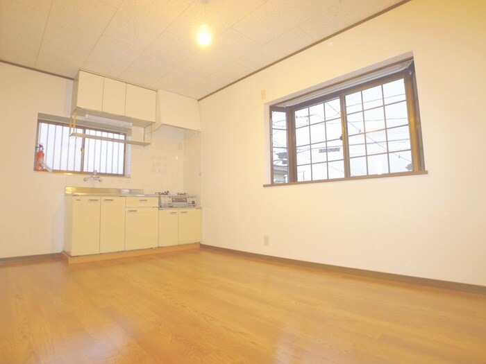 シャトルナカケイの物件内観写真