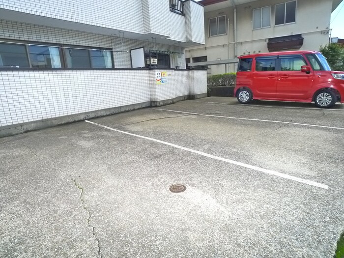 第２フラワ－パレスの物件外観写真