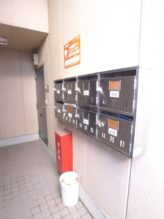 秋元第２ビルの物件外観写真