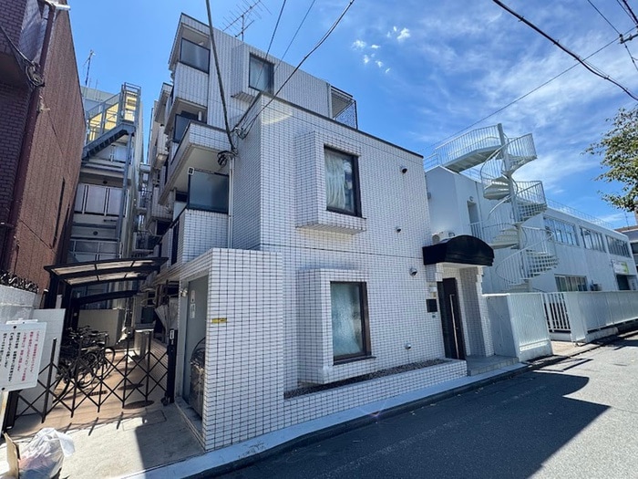 クアルト目白の物件外観写真