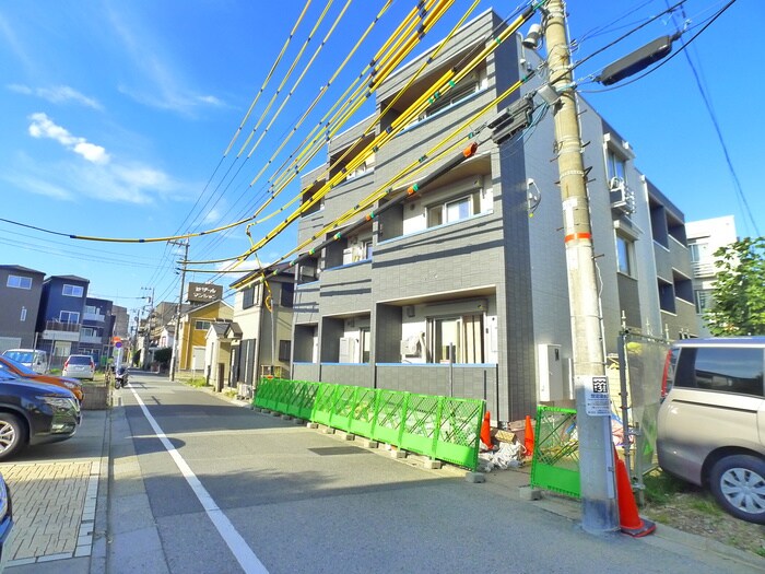 ルリアン西新井本町の物件外観写真