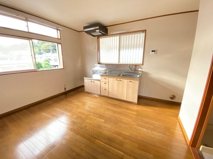 ロ－ズガ－デンＡの物件内観写真