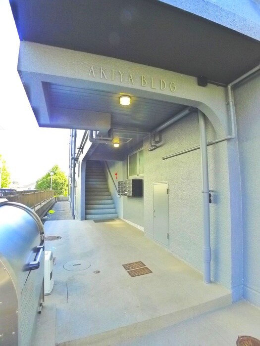 秋谷ビルの物件外観写真