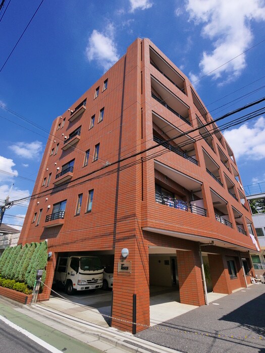 シュタイン・ブルグの物件外観写真