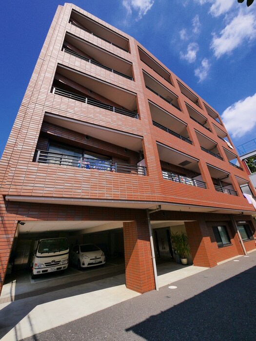 シュタイン・ブルグの物件外観写真