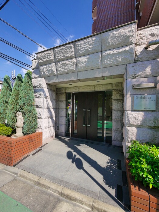 シュタイン・ブルグの物件外観写真