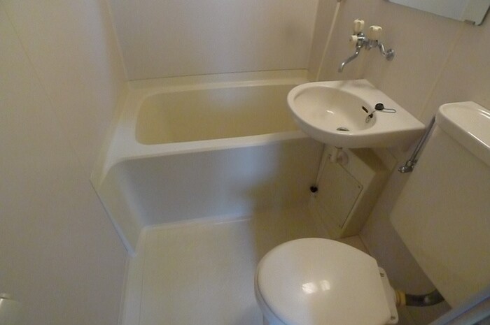 サンパーク中新井の物件内観写真