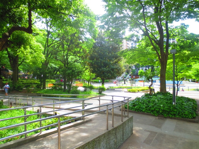 パ－クフロント西新宿の物件外観写真