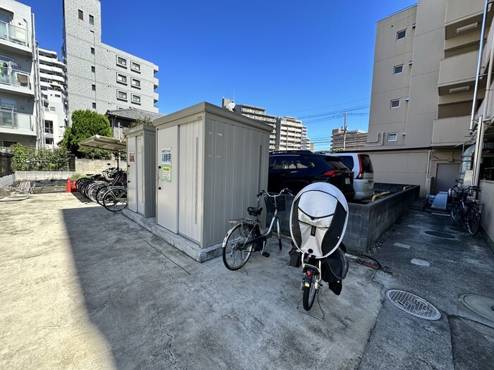 小泉マンションの物件外観写真