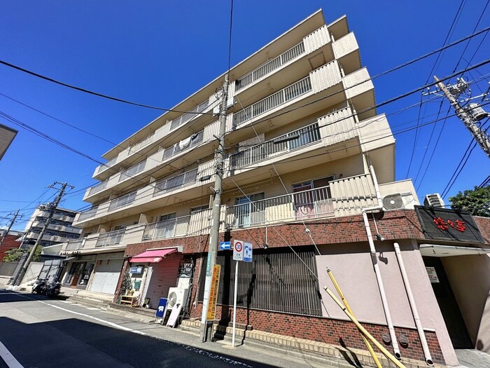 小泉マンションの物件外観写真