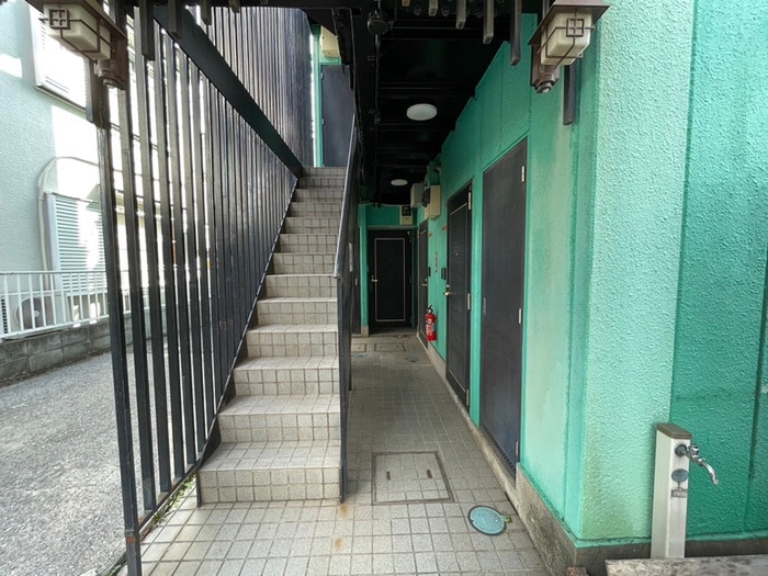 パロッツ白楽の物件外観写真