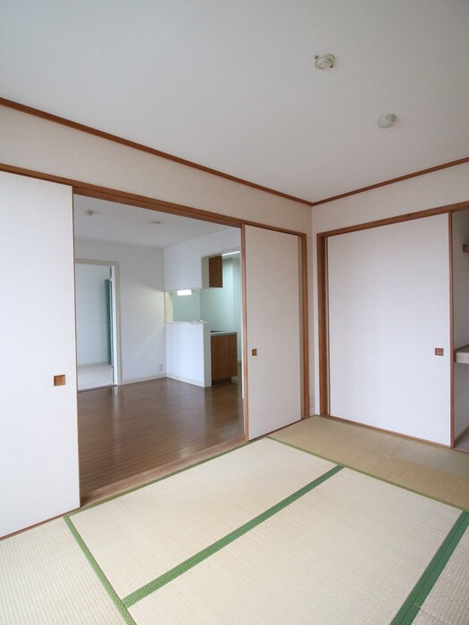 ハイランドグリ－ン池尻Ａ棟の物件内観写真