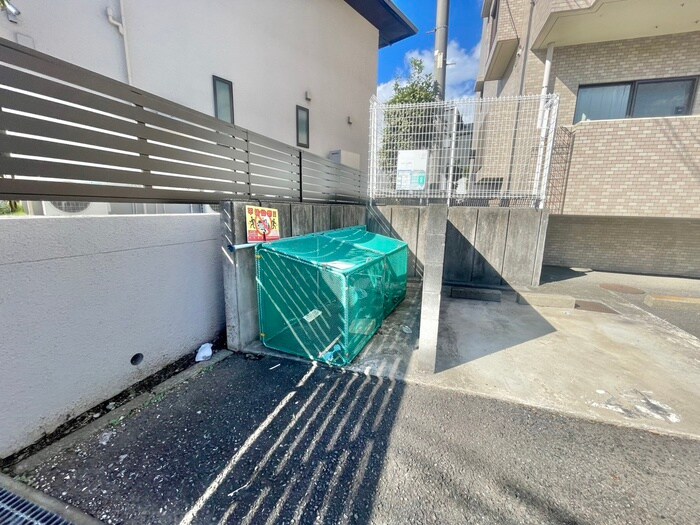 イーストパレス二俣川の物件外観写真