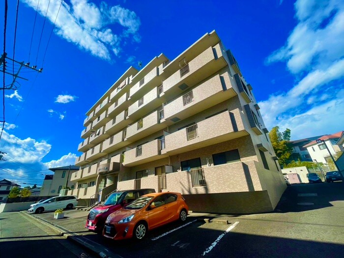 イーストパレス二俣川の物件外観写真